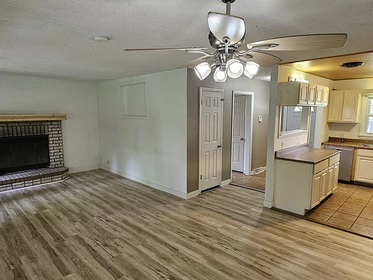 8325 E Indianapolis St — Photo 9