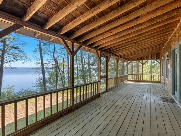 362 Snows Pond Rd, Rochester, MA 02770