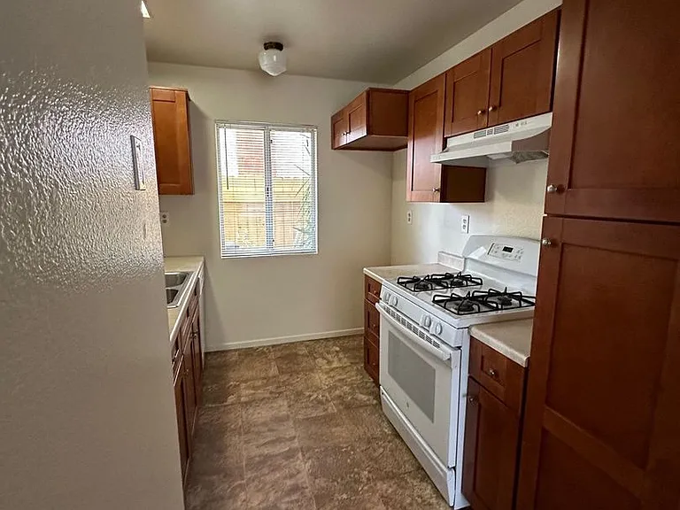 13677 Caspian Way — Photo 9