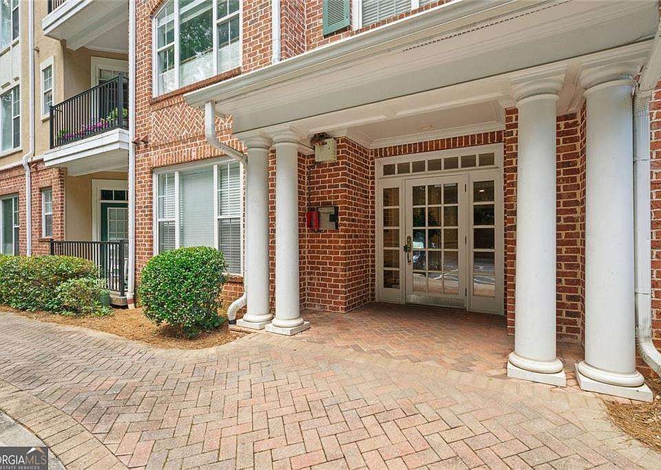 1st image of 4303 Stratford Cmns #4303