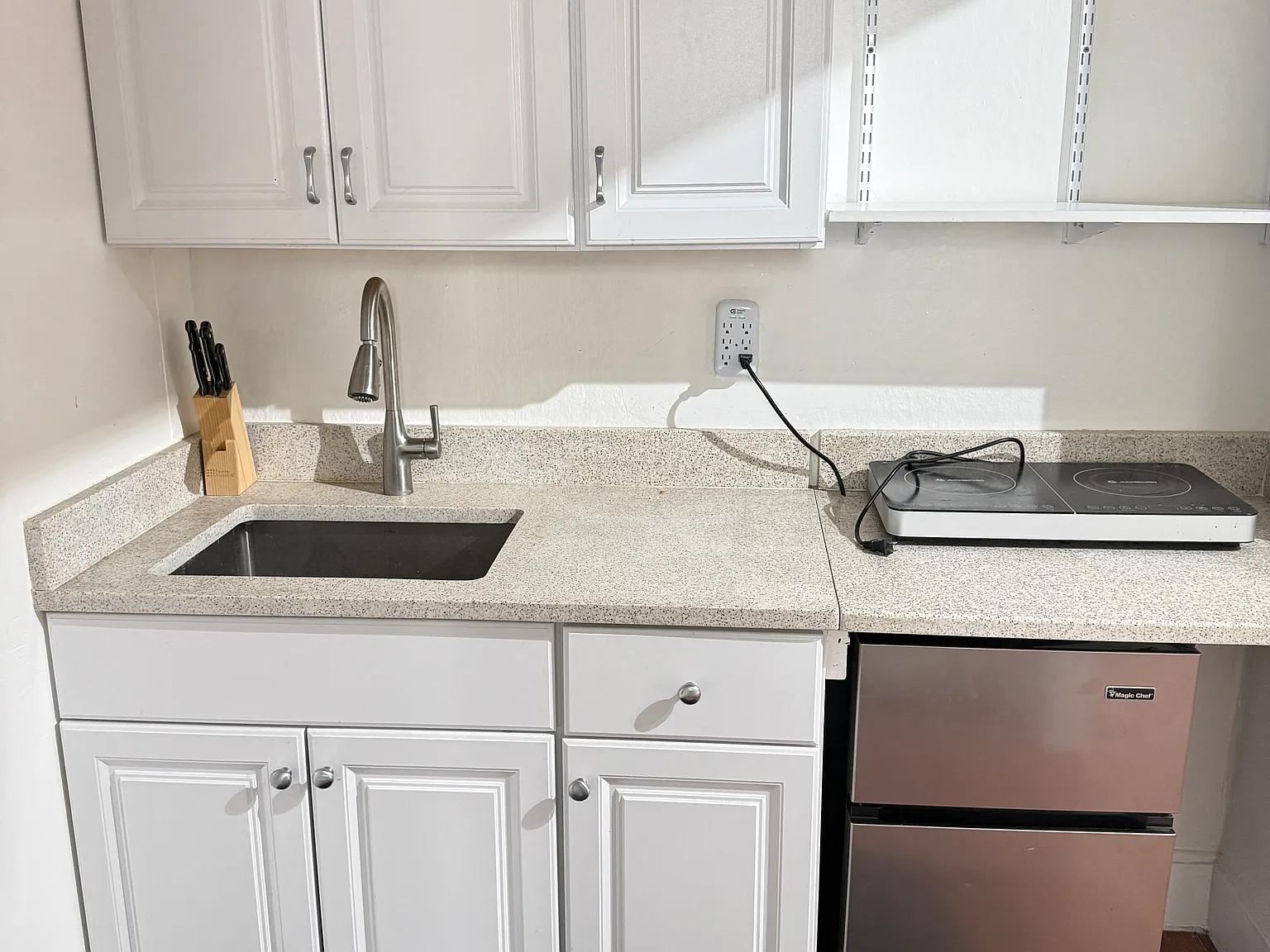 Studio, 350 sqft, $800 — Photo 2