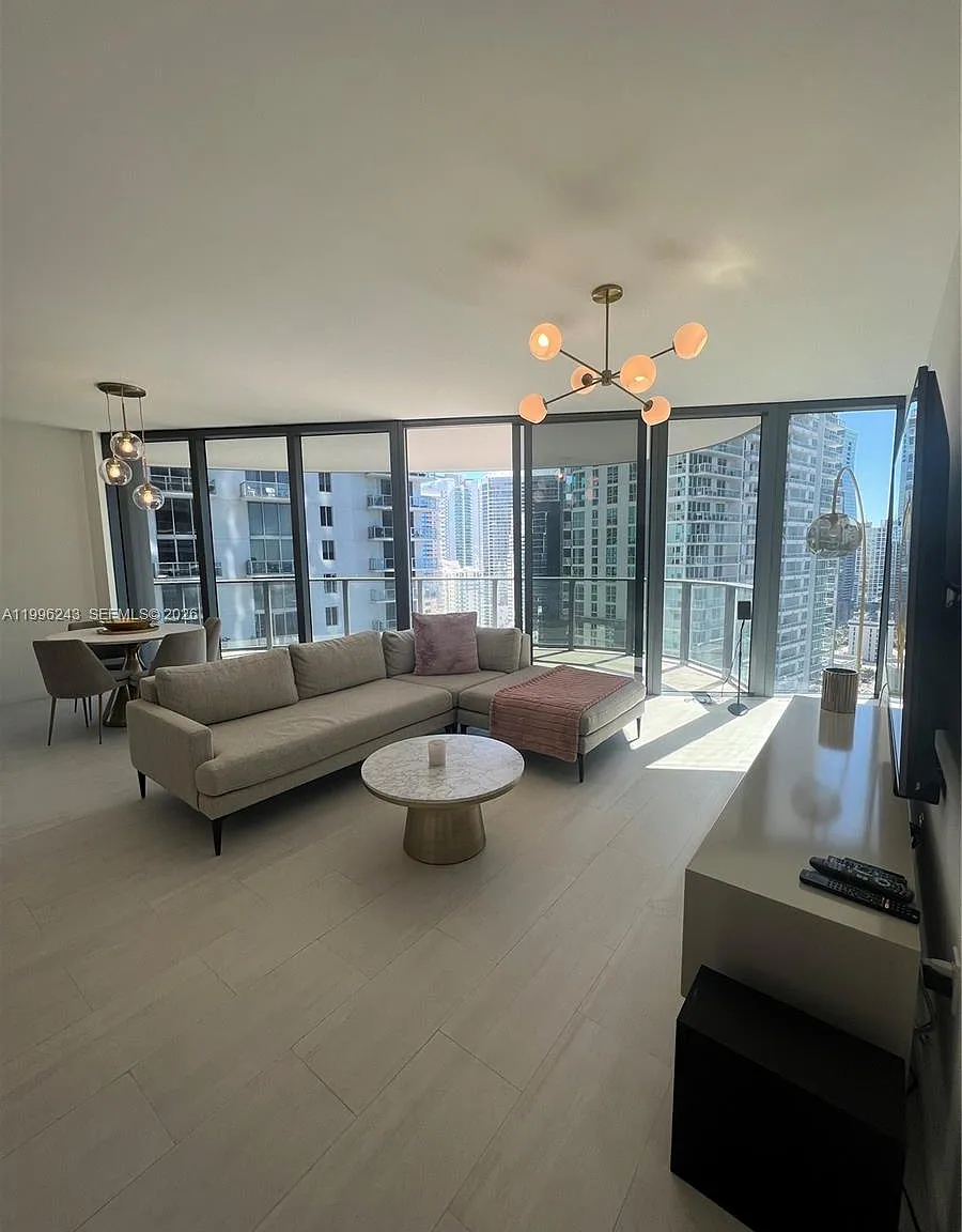 2 bed, 2.5 bath, 1401 sqft, $9,000 — Photo 4