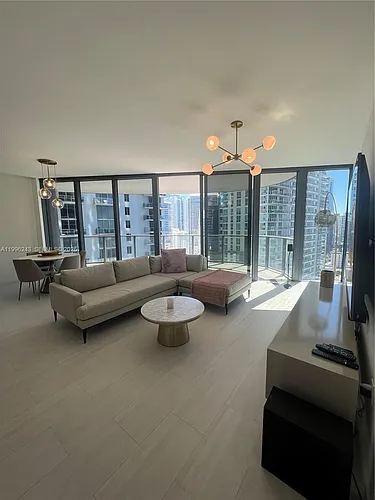 1000 Brickell Plz #2701 Photo 1