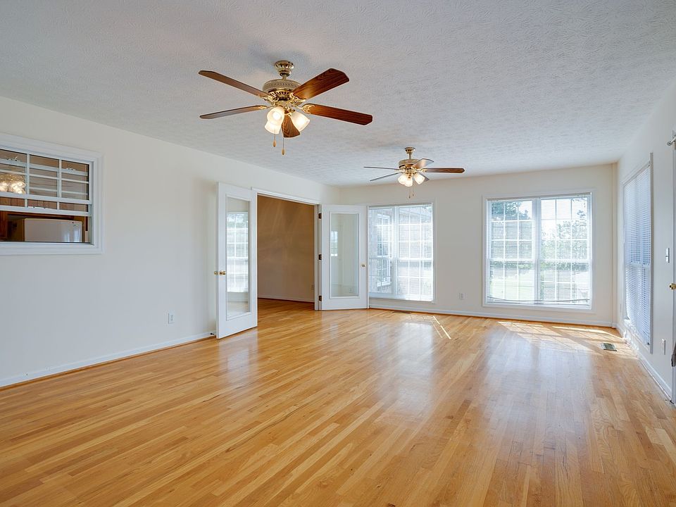 25th image of 134 N Harris Rd
