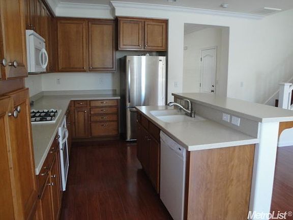 3rd image of 2650 Nicolson Cir