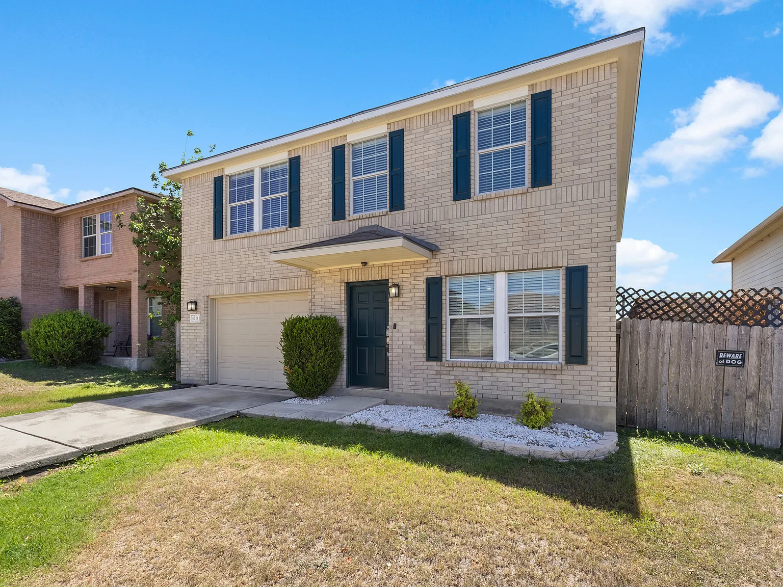3 bed, 2.5 bath, 2166 sqft, $1,650 — Photo 2