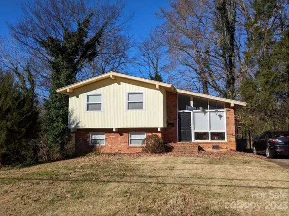 6120 Colchester Pl, Charlotte, NC 28210