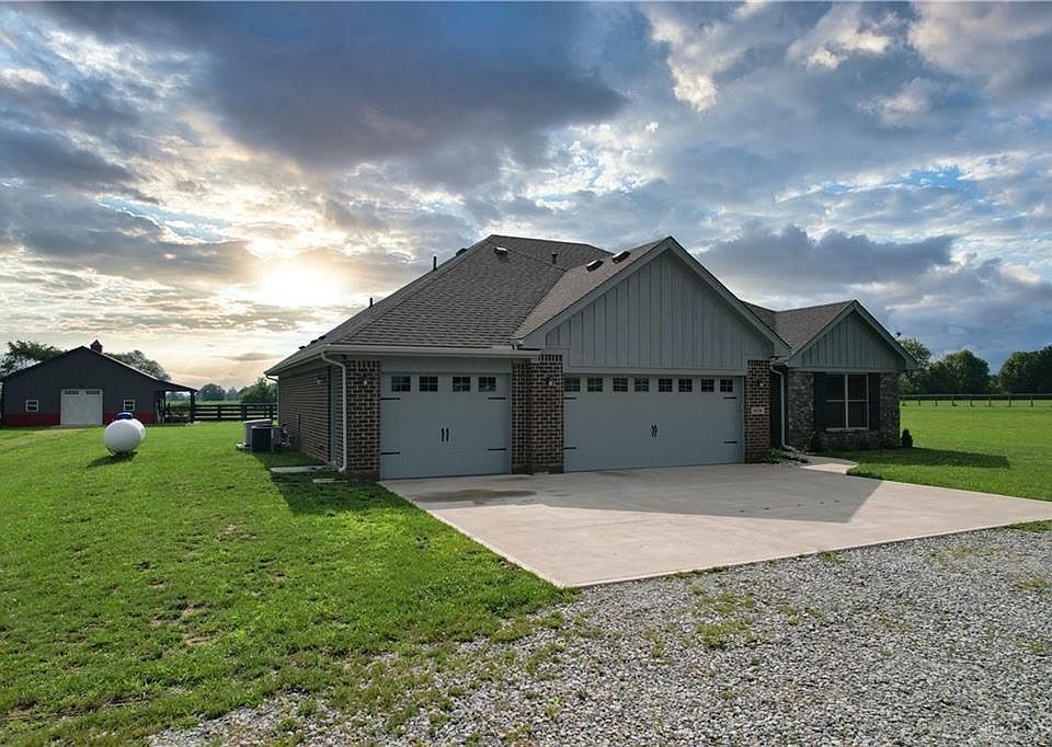 1434 Hook Rd, Xenia, OH 45385 Zillow