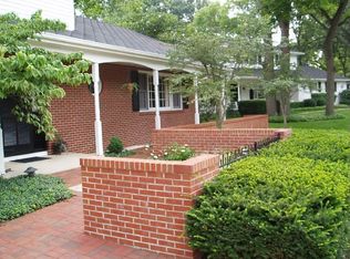 877 Litchfield Ct, Columbus, OH 43235