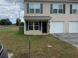 15 Montague Way, Inwood, WV 25428