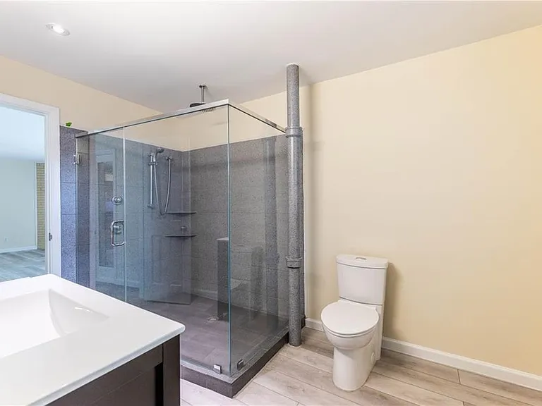 1704 Emilie Ln — Photo 11