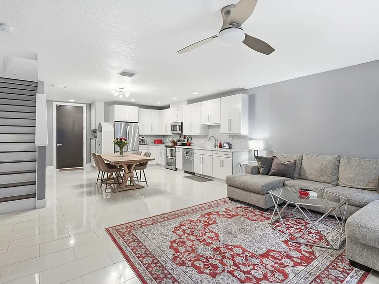 440 W Swoope Ave — Photo 11