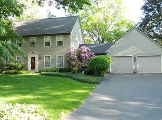 306 Meadowrue Ln, Batavia, IL 60510