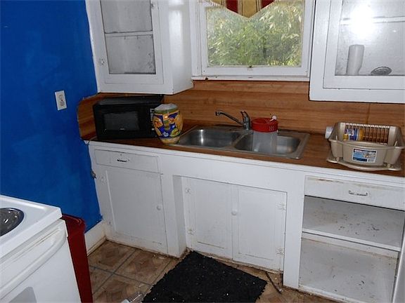 2nd image of 502 W Gulf St