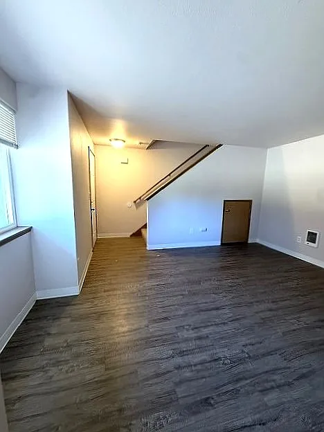 3 bed, 1280 sqft, $2,450 — Photo 3