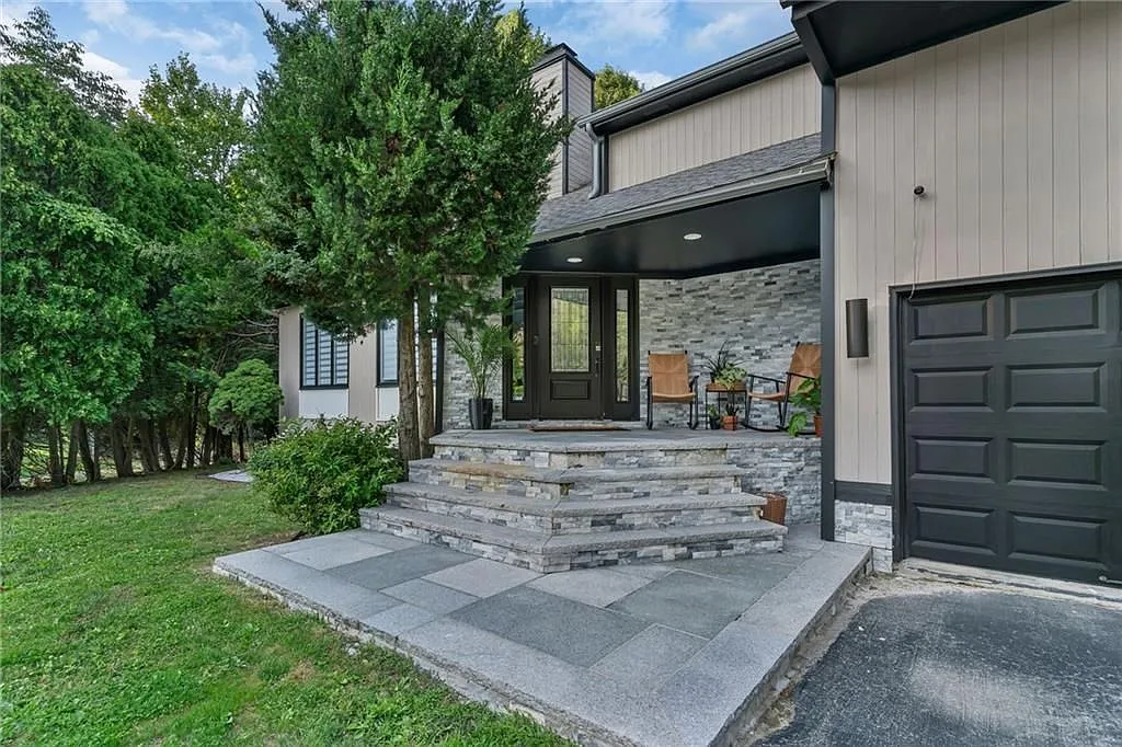 4 bed, 2.0 bath, 1979 sqft, $3,800 — Photo 2