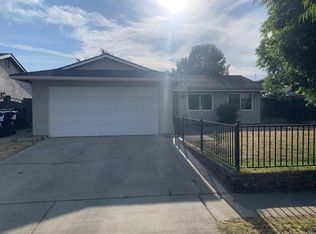2472 S Whitney Ave, Fresno, CA 93725