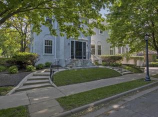 1900 James Ave S, Minneapolis, MN 55403