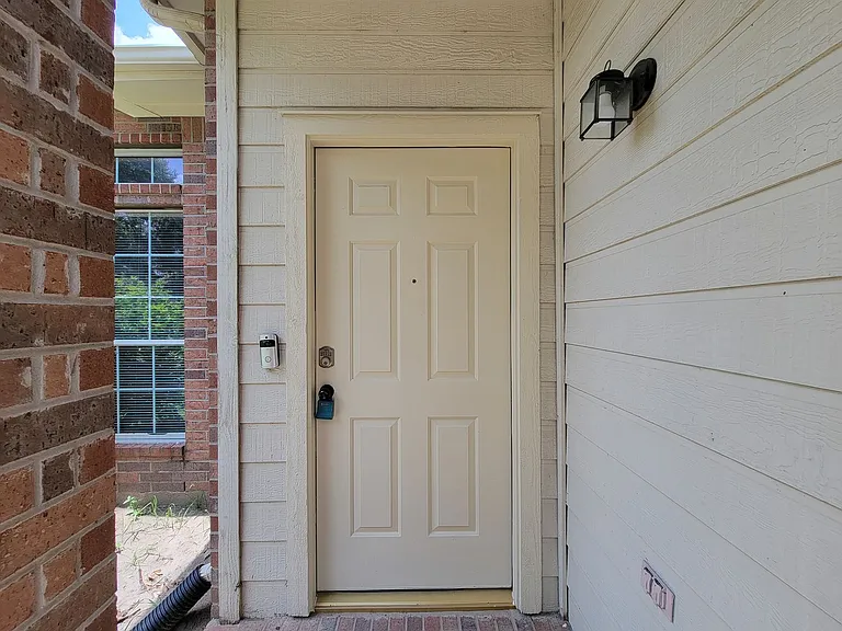 18446 S Wimbledon Dr — Photo 3