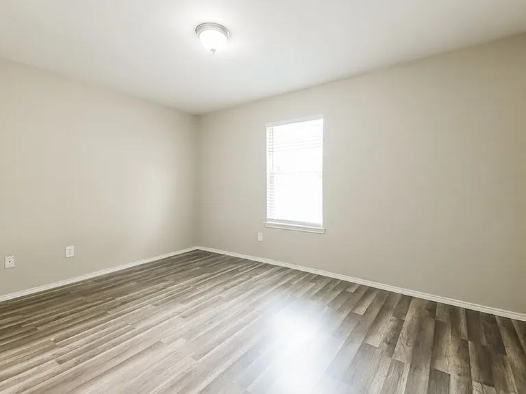 813 Huddleston Ct — Photo 14