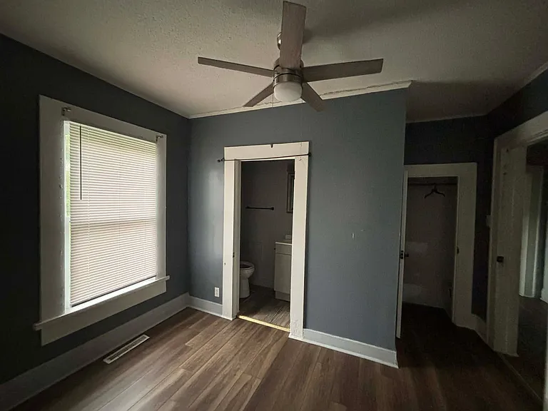 209 E Parker St — Photo 14