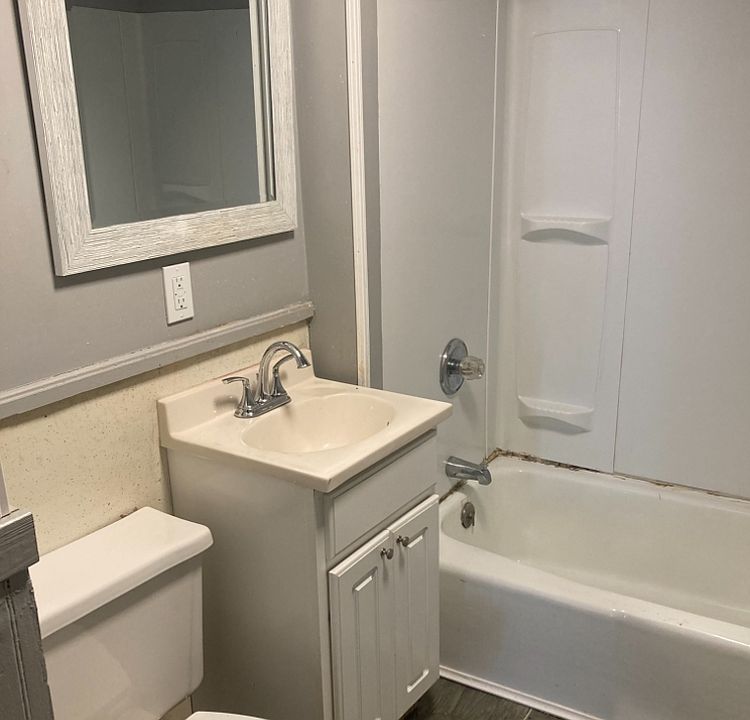 2nd image of 124 Myrtle Ave