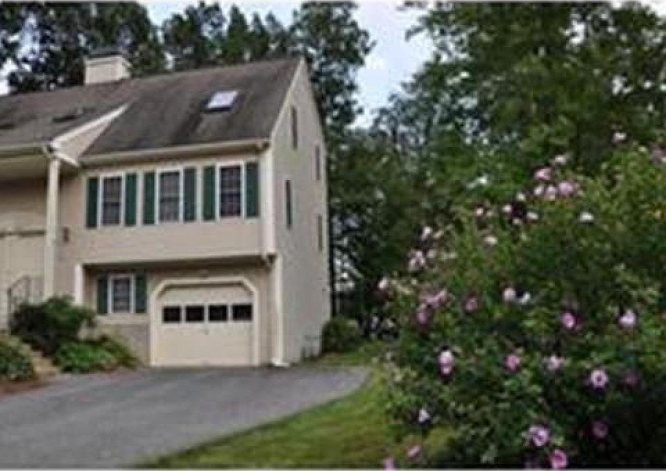 1st image of 49 Arrowwood Dr