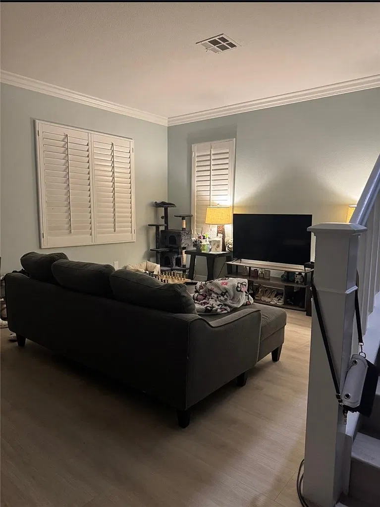 3 bed, 2.5 bath, 1913 sqft, $4,500 — Photo 2
