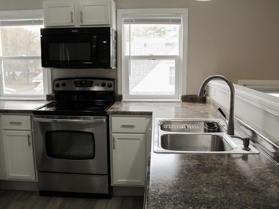 1st image of 293 Avenue C #1/2