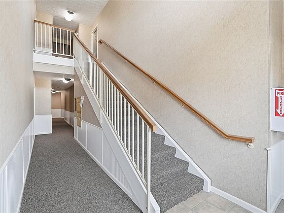 2nd image of 3043 Cumberland Ln APT 205