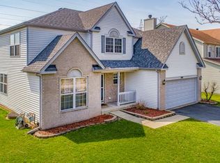 1841 Lake Shore Dr, Romeoville, IL 60446