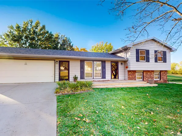 624 N Division St, Stuart, IA 50250