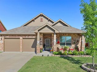 203 Plantation Dr, Waxahachie, TX 75165