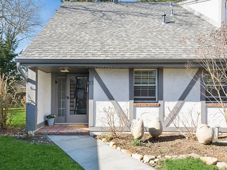 Leland Ln — Photo 15