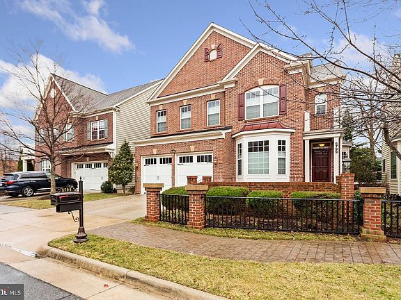 3rd image of 5799 Falls Gate Ct