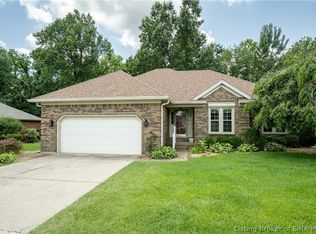 8411 Plum Run Dr, Sellersburg, IN 47172