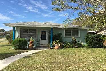Home For Sale In Maravilla