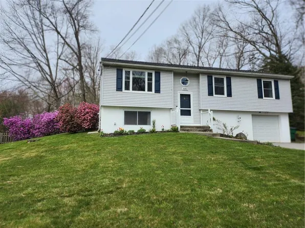15 Hyde Park Drive, Hyde Park, NY 12538