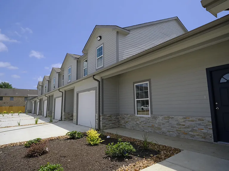 7800 Willowood Ln #B1 — Photo 6