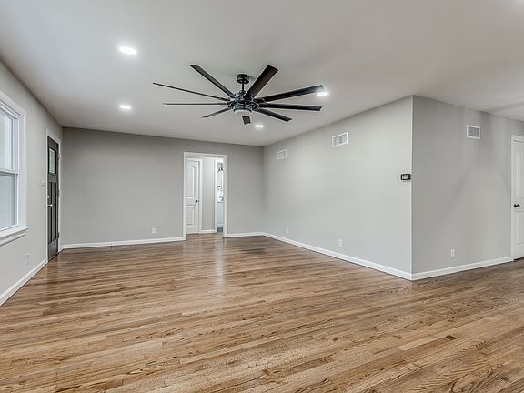 3rd image of 349 SE Rockwood Ave