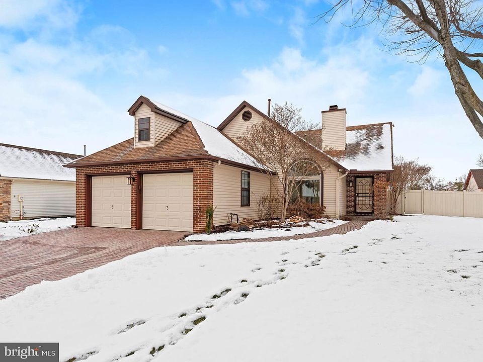 1st image of 19 Birchwood Dr
