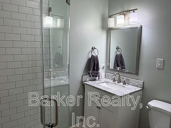 5th image of 401 Barclay Rd