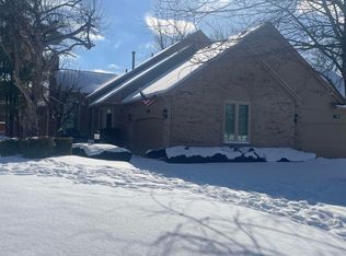 2220 Juniper St, Auburn Hills, MI 48326