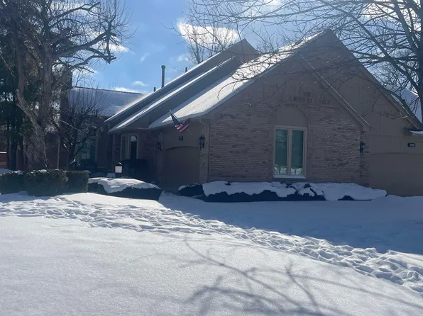 2220 Juniper St, Auburn Hills, MI 48326