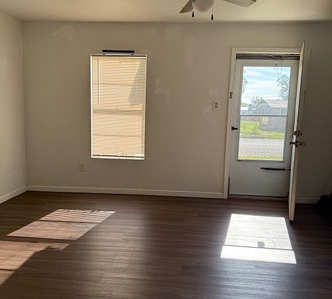 4th image of 324 Hudson Ave