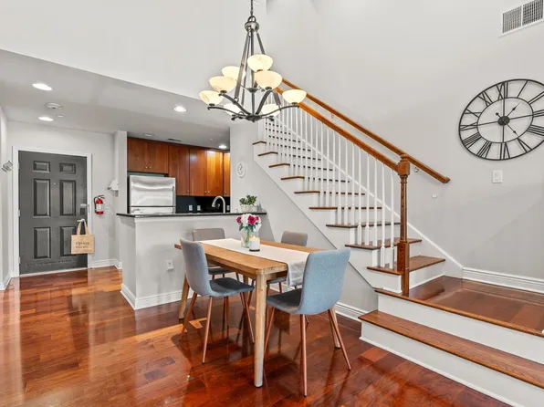 7400 River Road image 3 of 34