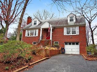 6348 Divine St, Mc Lean, VA 22101