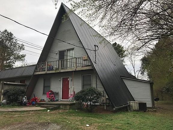 3rd image of 33 Robinhood Dr