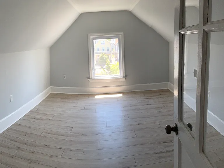 28 Niles St — Photo 10