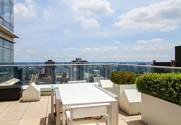 Rented by Compass | media 37